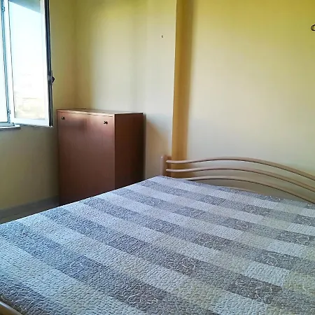 Near The And The Center Of - Eleonora 5 Places Οτράντο