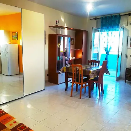 Near The And The Center Of - Eleonora 5 Places Οτράντο