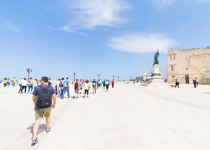 Near The And The Center Of - Eleonora 5 Places * Otranto