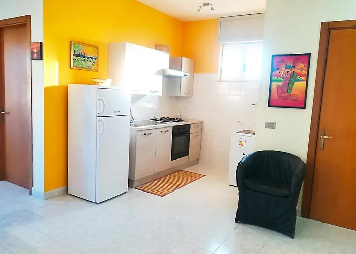 Near The And The Center Of - Eleonora 5 Places *